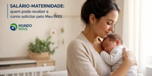 Mulher segurando bebê em sala iluminada sobre salário-maternidade